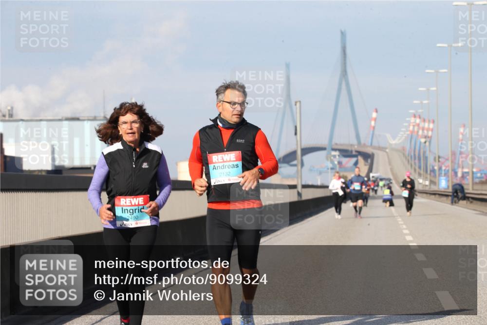 03.10.2025 - Köhlbrandbrückenlauf Jannik Wohlers http://msf.ph/oto/9099324 03.10.2025 10:25:44 Position 3 2490, 2132 meine-sportfotos.de