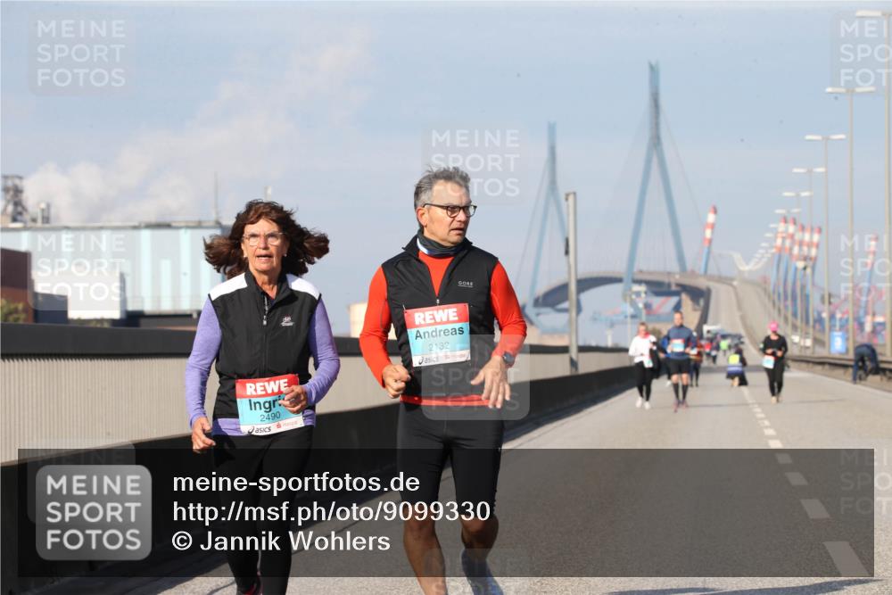 03.10.2025 - Köhlbrandbrückenlauf Jannik Wohlers http://msf.ph/oto/9099330 03.10.2025 10:25:44 Position 3 2490, 2132 meine-sportfotos.de