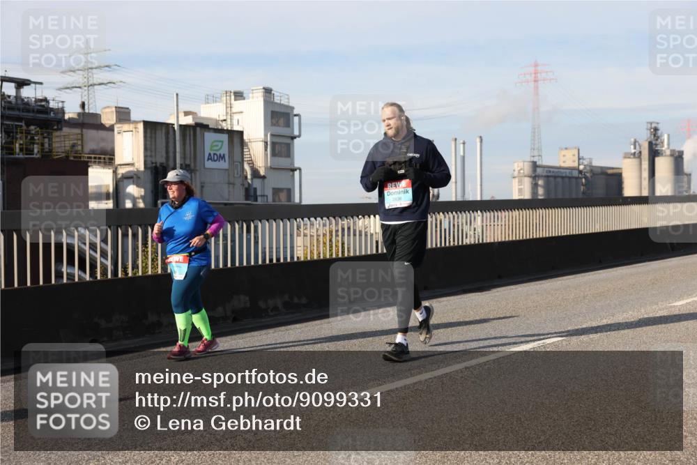 03.10.2025 - Köhlbrandbrückenlauf Lena Gebhardt http://msf.ph/oto/9099331 03.10.2025 10:10:44 Position 2 2838 meine-sportfotos.de