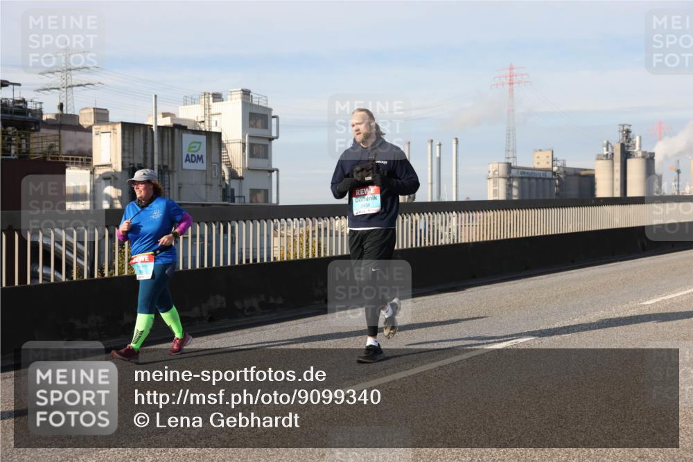 03.10.2025 - Köhlbrandbrückenlauf Lena Gebhardt http://msf.ph/oto/9099340 03.10.2025 10:10:44 Position 2 2838 meine-sportfotos.de