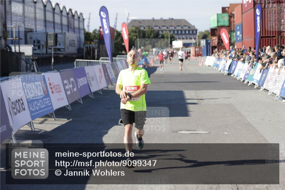 03.10.2025 - Köhlbrandbrückenlauf Jannik Wohlers http://msf.ph/oto/9099347 03.10.2025 12:56:37 Ziel 4054, 4096, 4170, 4478, 5091, 6408, 6769 meine-sportfotos.de