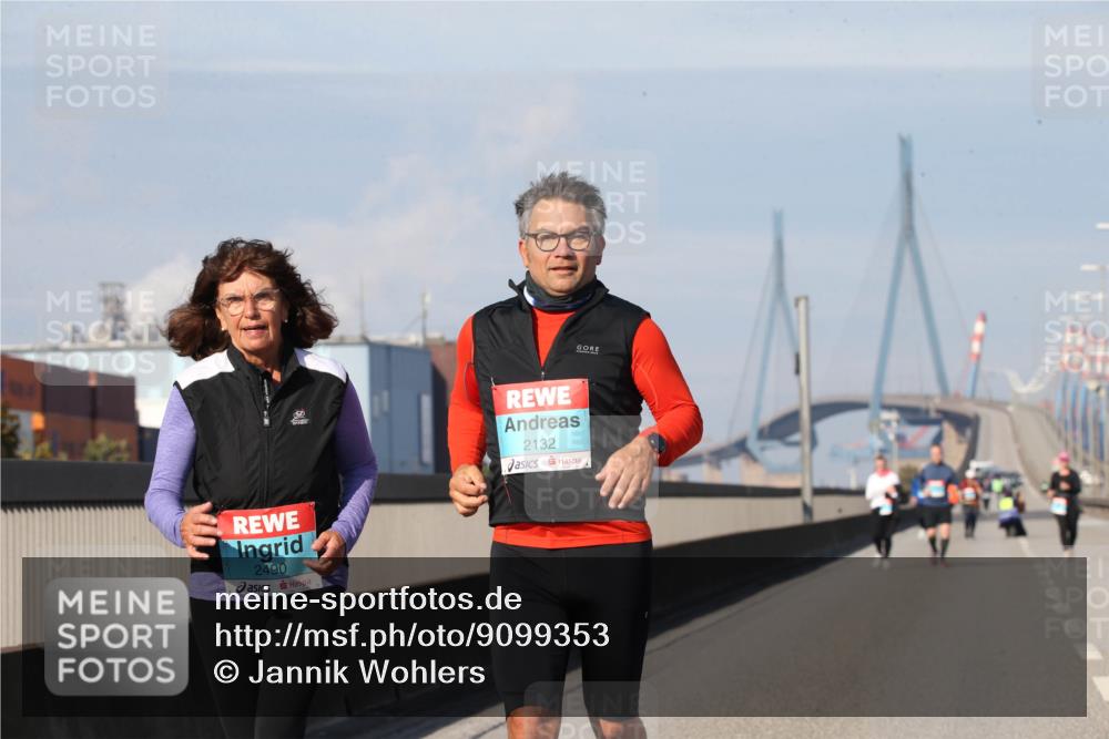 03.10.2025 - Köhlbrandbrückenlauf Jannik Wohlers http://msf.ph/oto/9099353 03.10.2025 10:25:46 Position 3 2490, 2132 meine-sportfotos.de