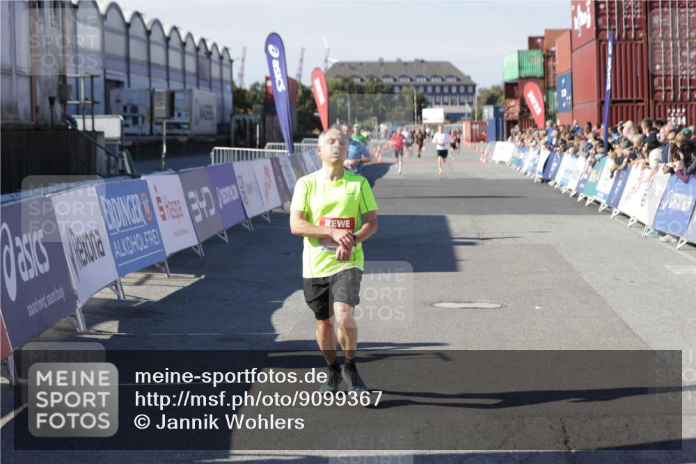 03.10.2025 - Köhlbrandbrückenlauf Jannik Wohlers http://msf.ph/oto/9099367 03.10.2025 12:56:37 Ziel 4054, 4096, 4170, 4478, 5091, 6408, 6769 meine-sportfotos.de