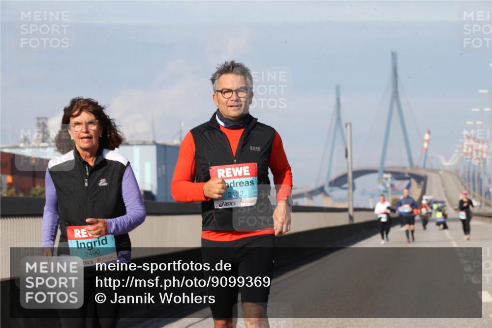 03.10.2025 - Köhlbrandbrückenlauf Jannik Wohlers http://msf.ph/oto/9099369 03.10.2025 10:25:46 Position 3 2490, 2132 meine-sportfotos.de