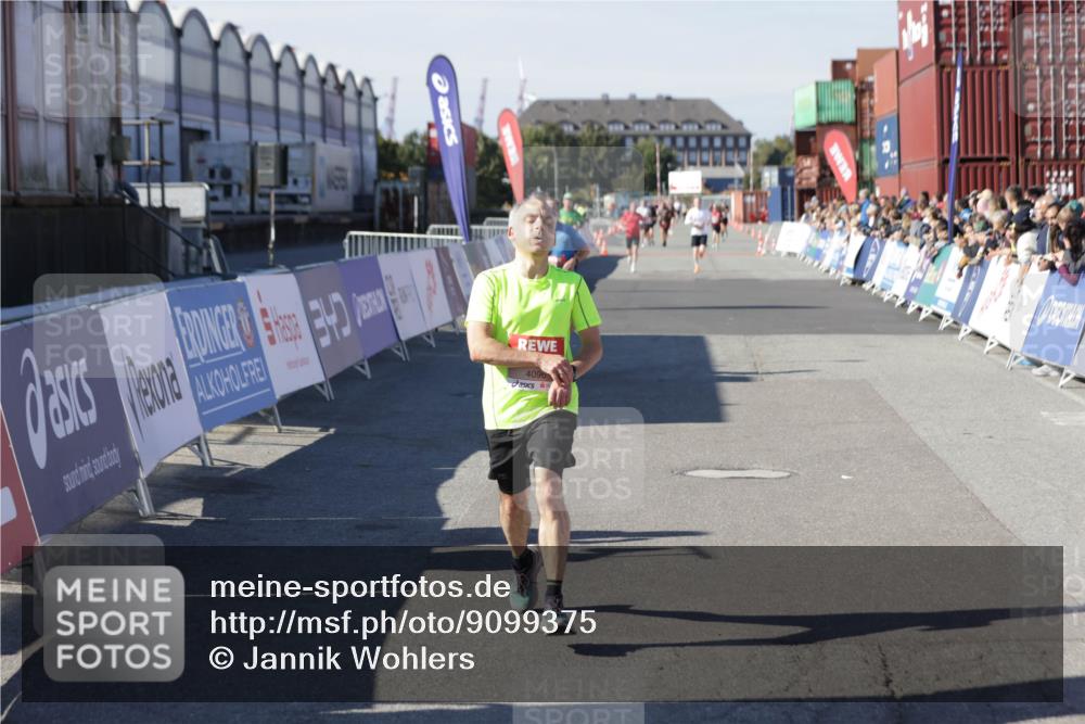 03.10.2025 - Köhlbrandbrückenlauf Jannik Wohlers http://msf.ph/oto/9099375 03.10.2025 12:56:37 Ziel 4054, 4096, 4170, 4478, 5091, 6408, 6769 meine-sportfotos.de