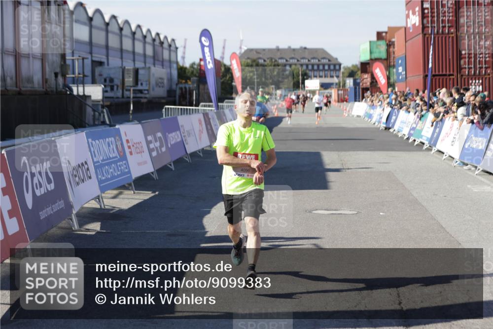 03.10.2025 - Köhlbrandbrückenlauf Jannik Wohlers http://msf.ph/oto/9099383 03.10.2025 12:56:37 Ziel 4054, 4096, 4170, 4478, 5091, 6408, 6769 meine-sportfotos.de