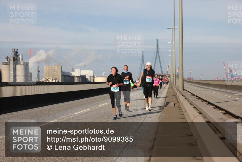 03.10.2025 - Köhlbrandbrückenlauf Lena Gebhardt http://msf.ph/oto/9099385 03.10.2025 10:10:48 Position 2  meine-sportfotos.de