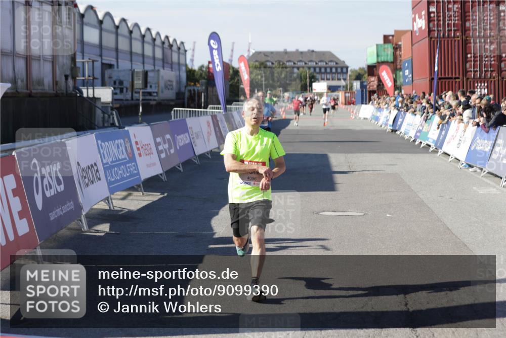 03.10.2025 - Köhlbrandbrückenlauf Jannik Wohlers http://msf.ph/oto/9099390 03.10.2025 12:56:37 Ziel 4054, 4096, 4170, 4478, 5091, 6408, 6769 meine-sportfotos.de
