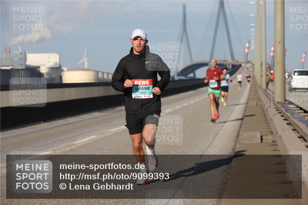 03.10.2025 - Köhlbrandbrückenlauf Lena Gebhardt http://msf.ph/oto/9099393 03.10.2025 09:35:28 Position 2 1062, 247 meine-sportfotos.de
