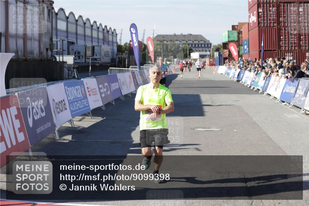 03.10.2025 - Köhlbrandbrückenlauf Jannik Wohlers http://msf.ph/oto/9099398 03.10.2025 12:56:38 Ziel 4054, 4096, 4170, 4478, 5091, 6408, 6769 meine-sportfotos.de