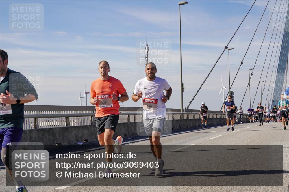 03.10.2025 - Köhlbrandbrückenlauf Michael Burmester http://msf.ph/oto/9099403 03.10.2025 12:45:32 Position 2 47, 6781, 6782 meine-sportfotos.de
