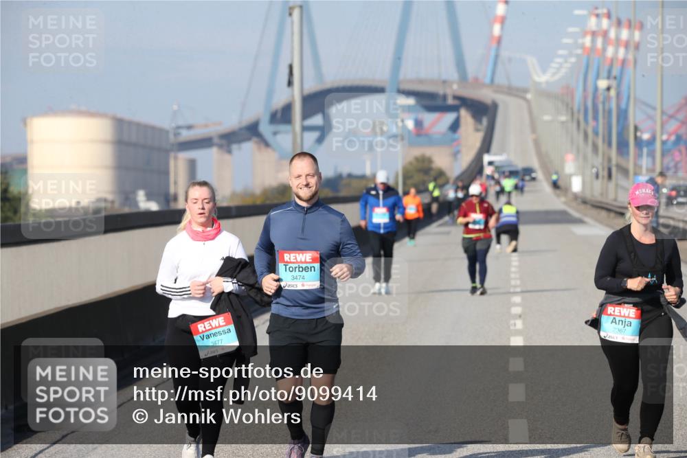 03.10.2025 - Köhlbrandbrückenlauf Jannik Wohlers http://msf.ph/oto/9099414 03.10.2025 10:26:08 Position 3 3477, 3474, 2367 meine-sportfotos.de