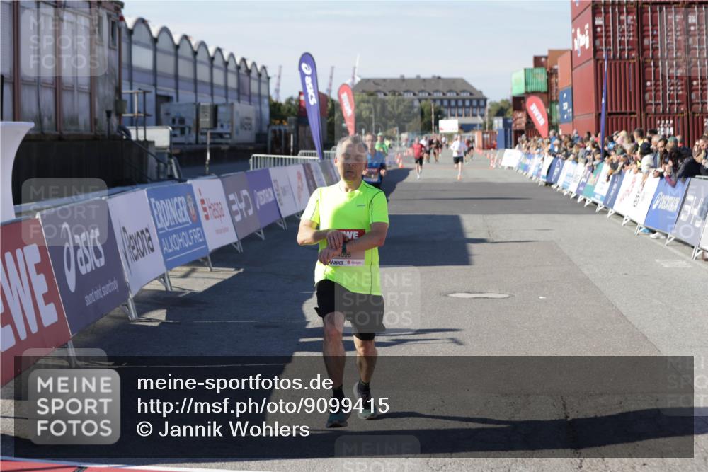 03.10.2025 - Köhlbrandbrückenlauf Jannik Wohlers http://msf.ph/oto/9099415 03.10.2025 12:56:38 Ziel 4054, 4096, 4170, 4478, 5091, 6408, 6769 meine-sportfotos.de