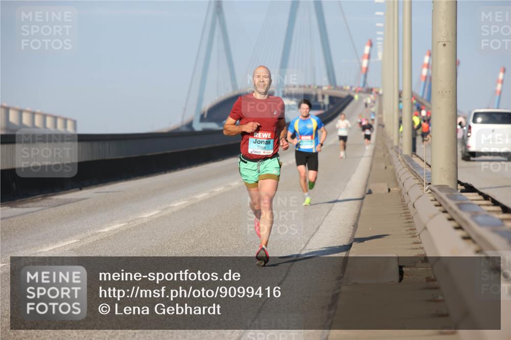 03.10.2025 - Köhlbrandbrückenlauf Lena Gebhardt http://msf.ph/oto/9099416 03.10.2025 09:35:29 Position 2 2968 meine-sportfotos.de