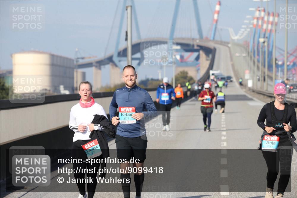 03.10.2025 - Köhlbrandbrückenlauf Jannik Wohlers http://msf.ph/oto/9099418 03.10.2025 10:26:08 Position 3 977, 3474, 2367 meine-sportfotos.de