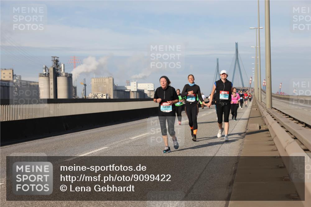 03.10.2025 - Köhlbrandbrückenlauf Lena Gebhardt http://msf.ph/oto/9099422 03.10.2025 10:10:49 Position 2  meine-sportfotos.de