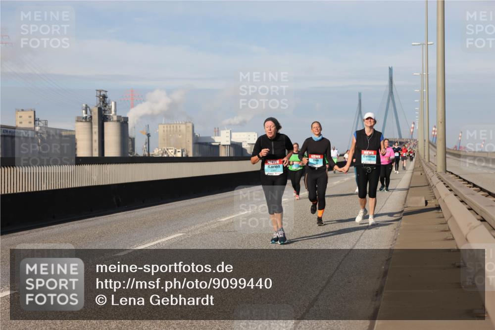 03.10.2025 - Köhlbrandbrückenlauf Lena Gebhardt http://msf.ph/oto/9099440 03.10.2025 10:10:49 Position 2  meine-sportfotos.de