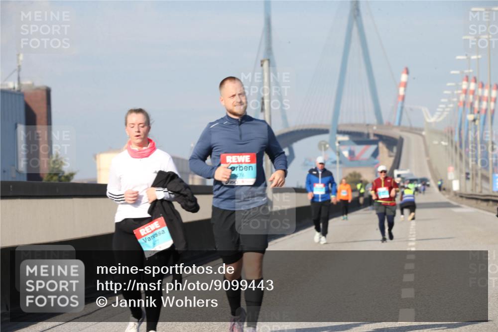 03.10.2025 - Köhlbrandbrückenlauf Jannik Wohlers http://msf.ph/oto/9099443 03.10.2025 10:26:11 Position 3 3474 meine-sportfotos.de