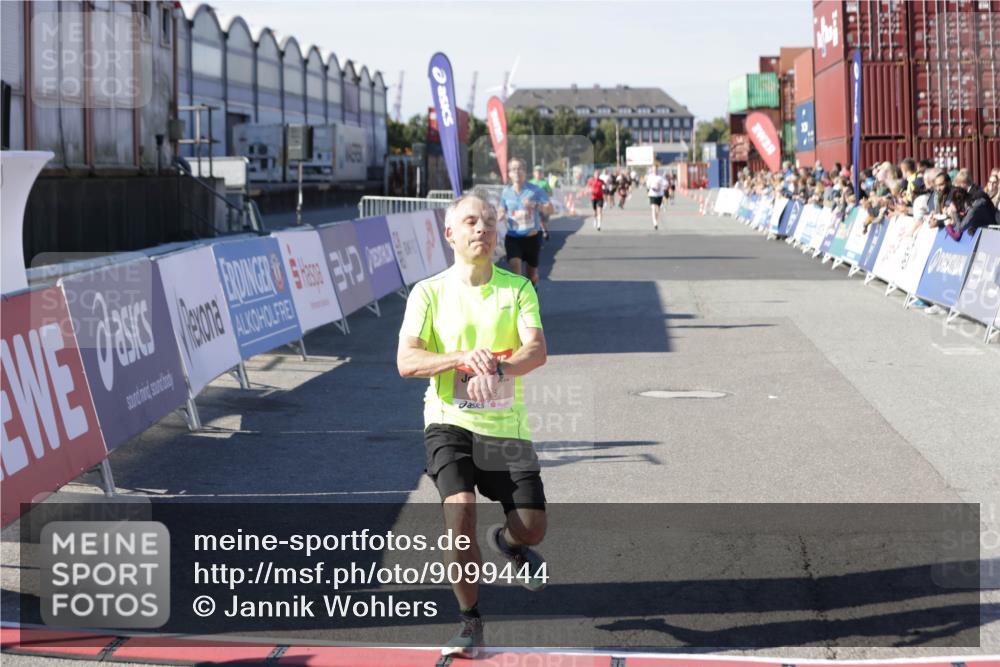 03.10.2025 - Köhlbrandbrückenlauf Jannik Wohlers http://msf.ph/oto/9099444 03.10.2025 12:56:38 Ziel 4054, 4096, 4170, 4478, 5091, 6408, 6769 meine-sportfotos.de