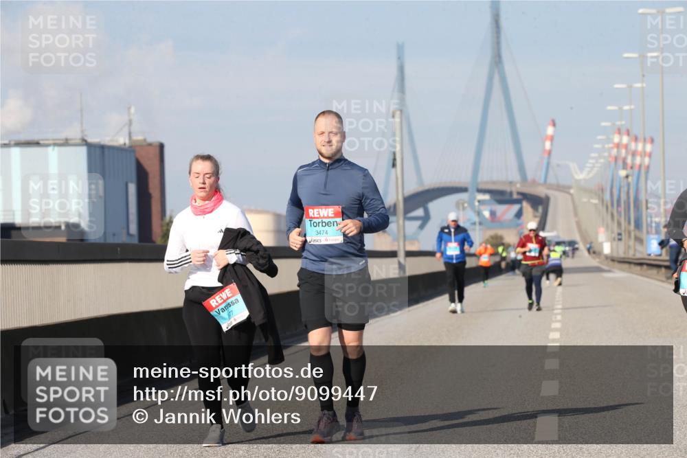 03.10.2025 - Köhlbrandbrückenlauf Jannik Wohlers http://msf.ph/oto/9099447 03.10.2025 10:26:12 Position 3 977, 3474 meine-sportfotos.de