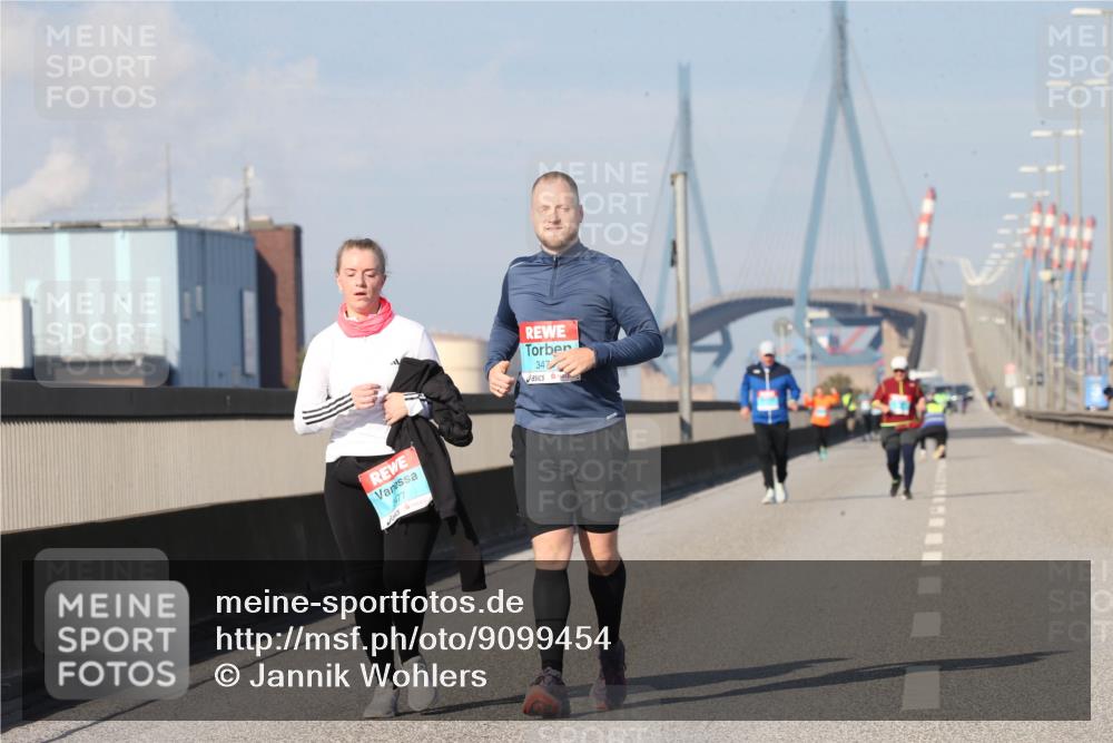 03.10.2025 - Köhlbrandbrückenlauf Jannik Wohlers http://msf.ph/oto/9099454 03.10.2025 10:26:12 Position 3 77, 347 meine-sportfotos.de