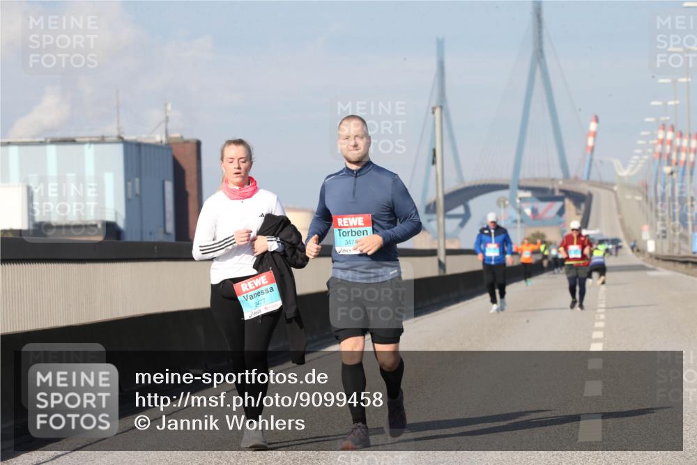 03.10.2025 - Köhlbrandbrückenlauf Jannik Wohlers http://msf.ph/oto/9099458 03.10.2025 10:26:12 Position 3 3477, 3474 meine-sportfotos.de