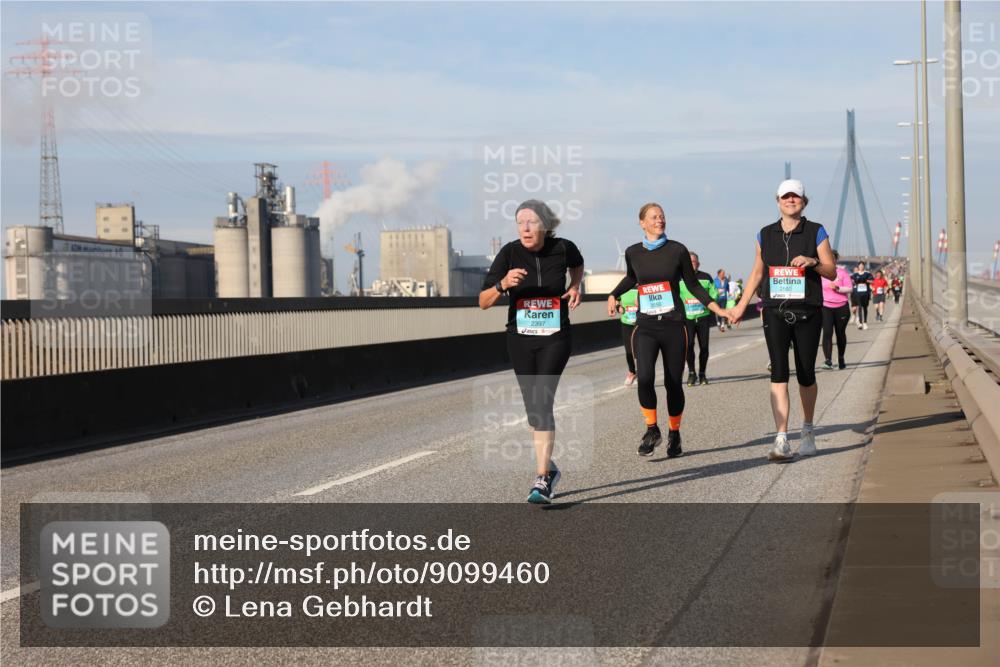 03.10.2025 - Köhlbrandbrückenlauf Lena Gebhardt http://msf.ph/oto/9099460 03.10.2025 10:10:50 Position 2 2397 meine-sportfotos.de