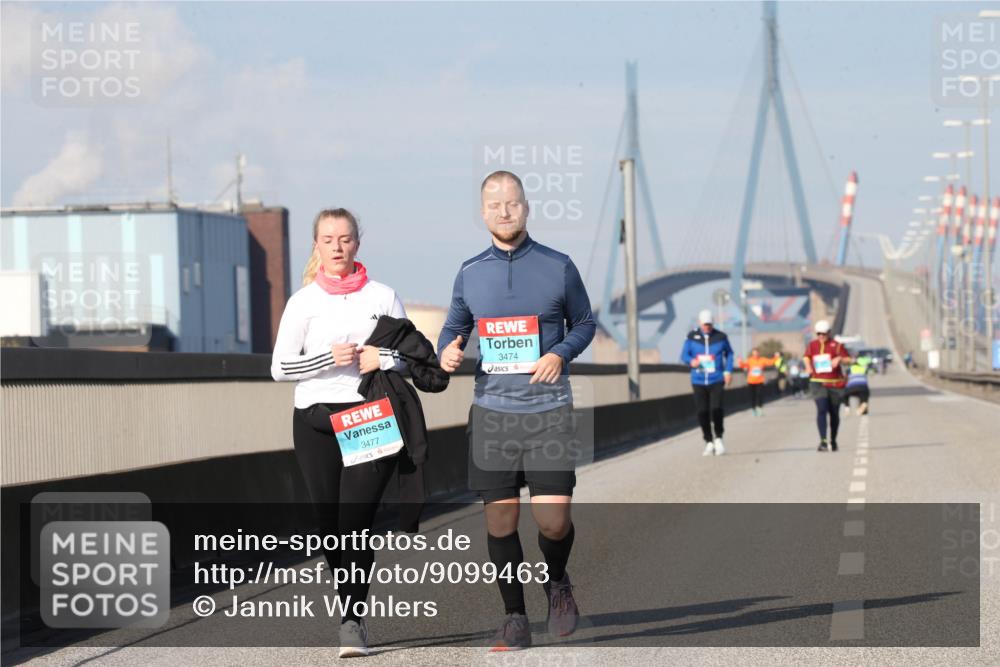 03.10.2025 - Köhlbrandbrückenlauf Jannik Wohlers http://msf.ph/oto/9099463 03.10.2025 10:26:12 Position 3 3477, 3474 meine-sportfotos.de