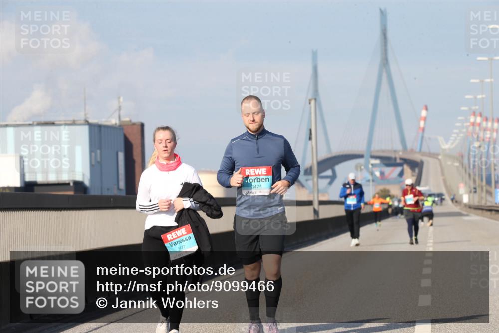 03.10.2025 - Köhlbrandbrückenlauf Jannik Wohlers http://msf.ph/oto/9099466 03.10.2025 10:26:13 Position 3 3477, 3474 meine-sportfotos.de