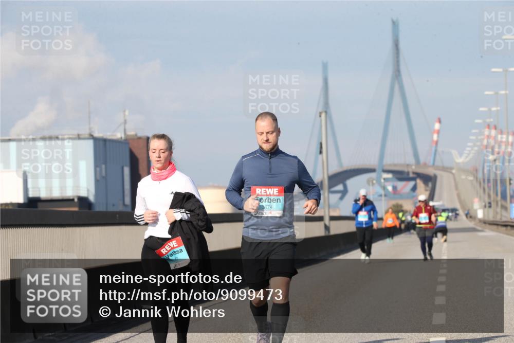 03.10.2025 - Köhlbrandbrückenlauf Jannik Wohlers http://msf.ph/oto/9099473 03.10.2025 10:26:13 Position 3 17, 3474 meine-sportfotos.de