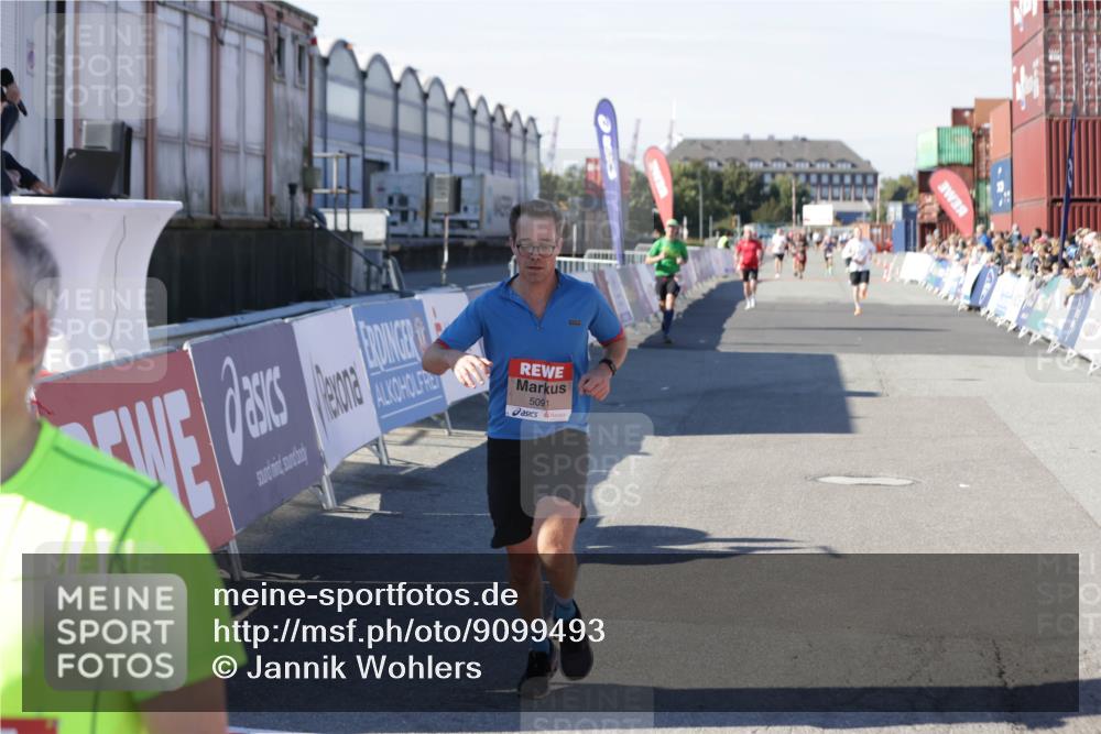 03.10.2025 - Köhlbrandbrückenlauf Jannik Wohlers http://msf.ph/oto/9099493 03.10.2025 12:56:41 Ziel 4054, 4096, 4478, 5091, 6408, 6769 meine-sportfotos.de