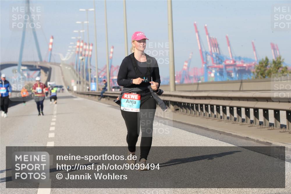 03.10.2025 - Köhlbrandbrückenlauf Jannik Wohlers http://msf.ph/oto/9099494 03.10.2025 10:26:14 Position 3 2367 meine-sportfotos.de