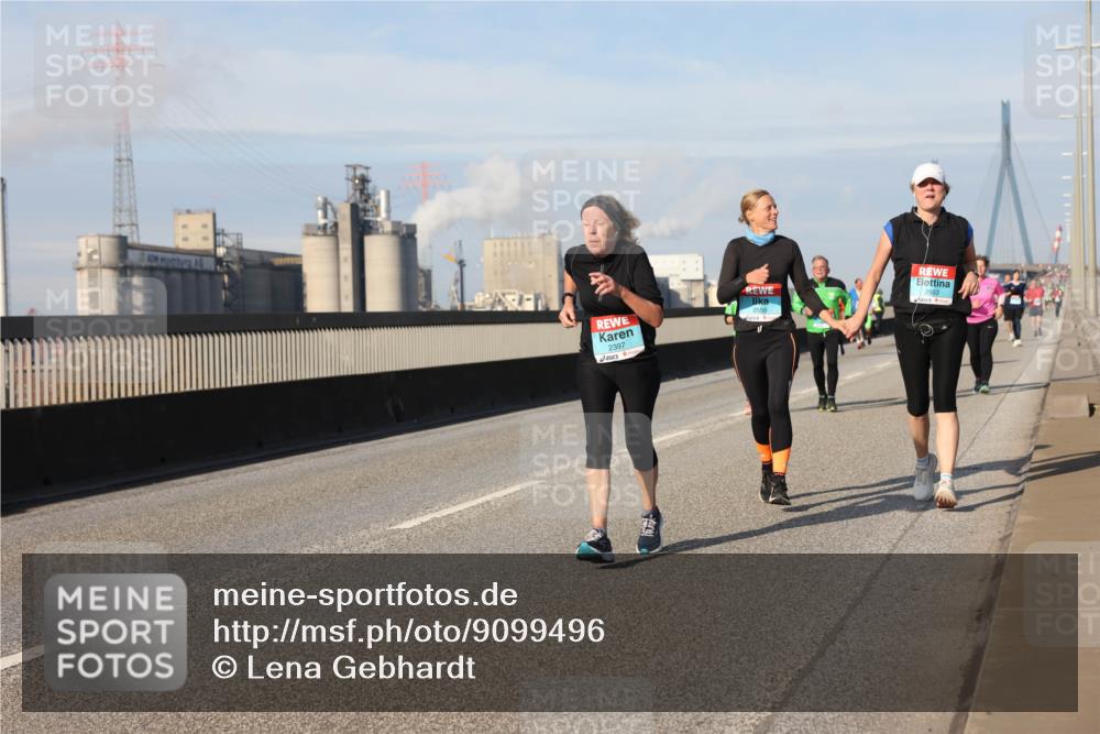 03.10.2025 - Köhlbrandbrückenlauf Lena Gebhardt http://msf.ph/oto/9099496 03.10.2025 10:10:51 Position 2 2397, 2550, 2553 meine-sportfotos.de