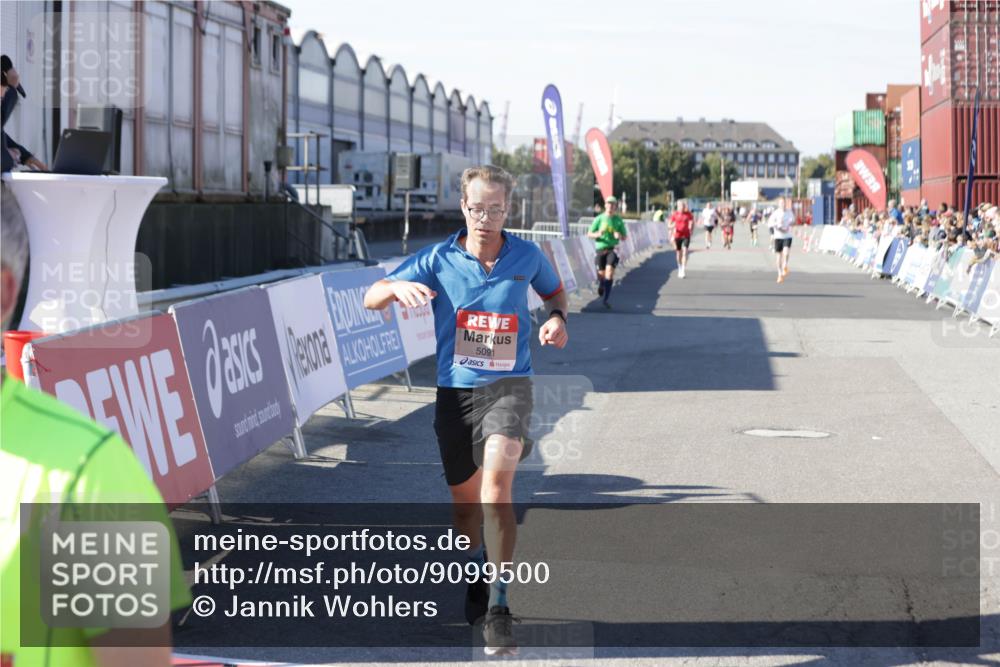 03.10.2025 - Köhlbrandbrückenlauf Jannik Wohlers http://msf.ph/oto/9099500 03.10.2025 12:56:41 Ziel 4054, 4096, 4478, 5091, 6408, 6769 meine-sportfotos.de