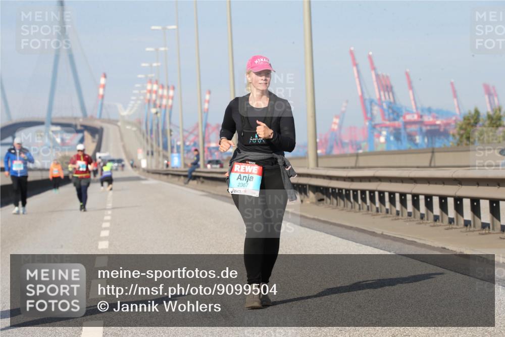 03.10.2025 - Köhlbrandbrückenlauf Jannik Wohlers http://msf.ph/oto/9099504 03.10.2025 10:26:15 Position 3 2367 meine-sportfotos.de
