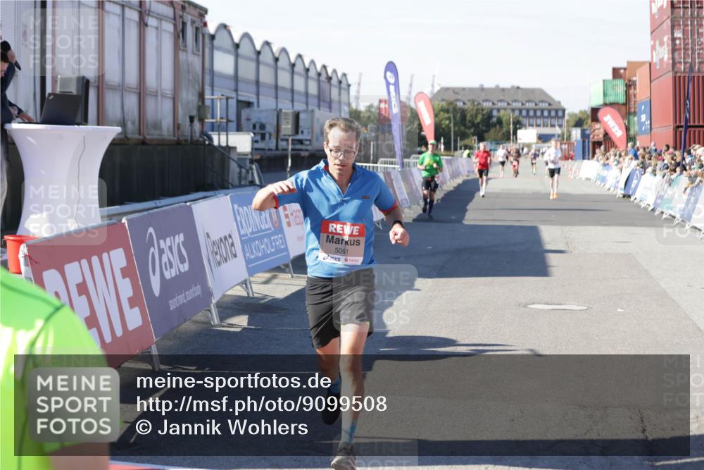 03.10.2025 - Köhlbrandbrückenlauf Jannik Wohlers http://msf.ph/oto/9099508 03.10.2025 12:56:41 Ziel 4054, 4096, 4478, 5091, 6408, 6769 meine-sportfotos.de