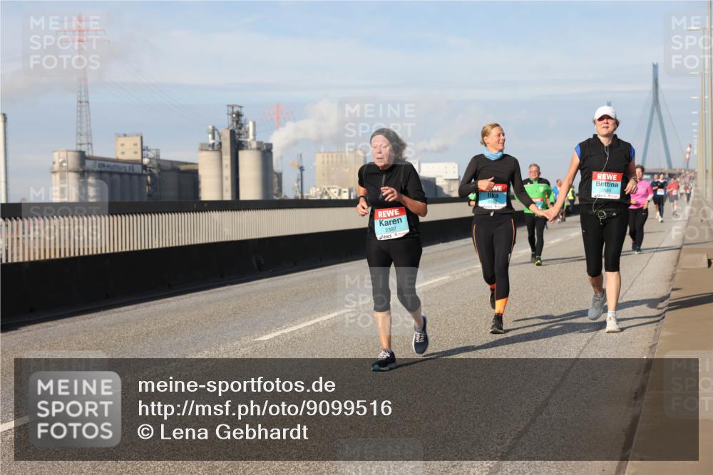 03.10.2025 - Köhlbrandbrückenlauf Lena Gebhardt http://msf.ph/oto/9099516 03.10.2025 10:10:51 Position 2 2397, 2553 meine-sportfotos.de