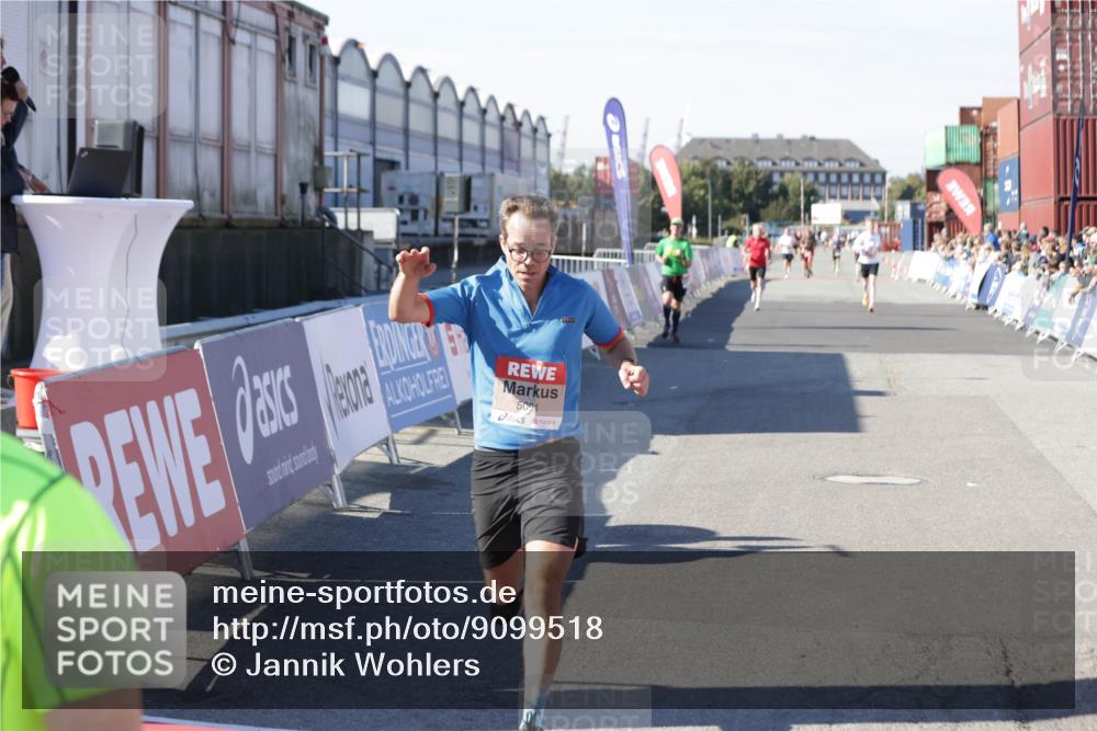 03.10.2025 - Köhlbrandbrückenlauf Jannik Wohlers http://msf.ph/oto/9099518 03.10.2025 12:56:41 Ziel 4054, 4096, 4478, 5091, 6408, 6769 meine-sportfotos.de