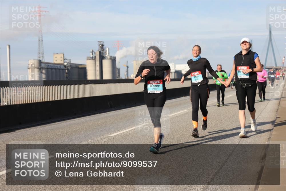 03.10.2025 - Köhlbrandbrückenlauf Lena Gebhardt http://msf.ph/oto/9099537 03.10.2025 10:10:51 Position 2 2397, 2550, 2553 meine-sportfotos.de