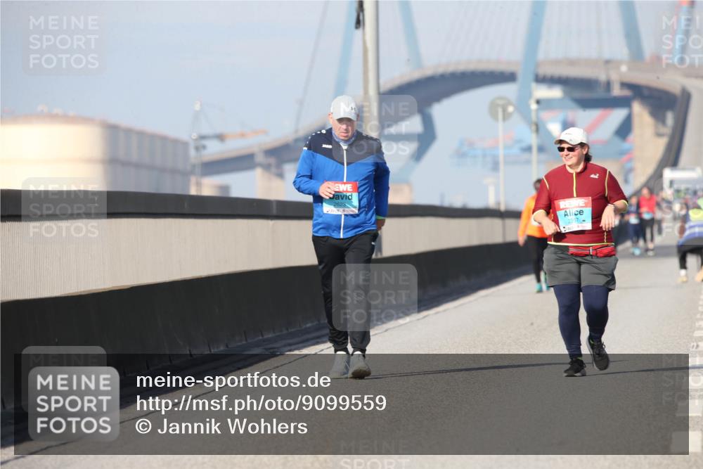 03.10.2025 - Köhlbrandbrückenlauf Jannik Wohlers http://msf.ph/oto/9099559 03.10.2025 10:26:21 Position 3 2623 meine-sportfotos.de