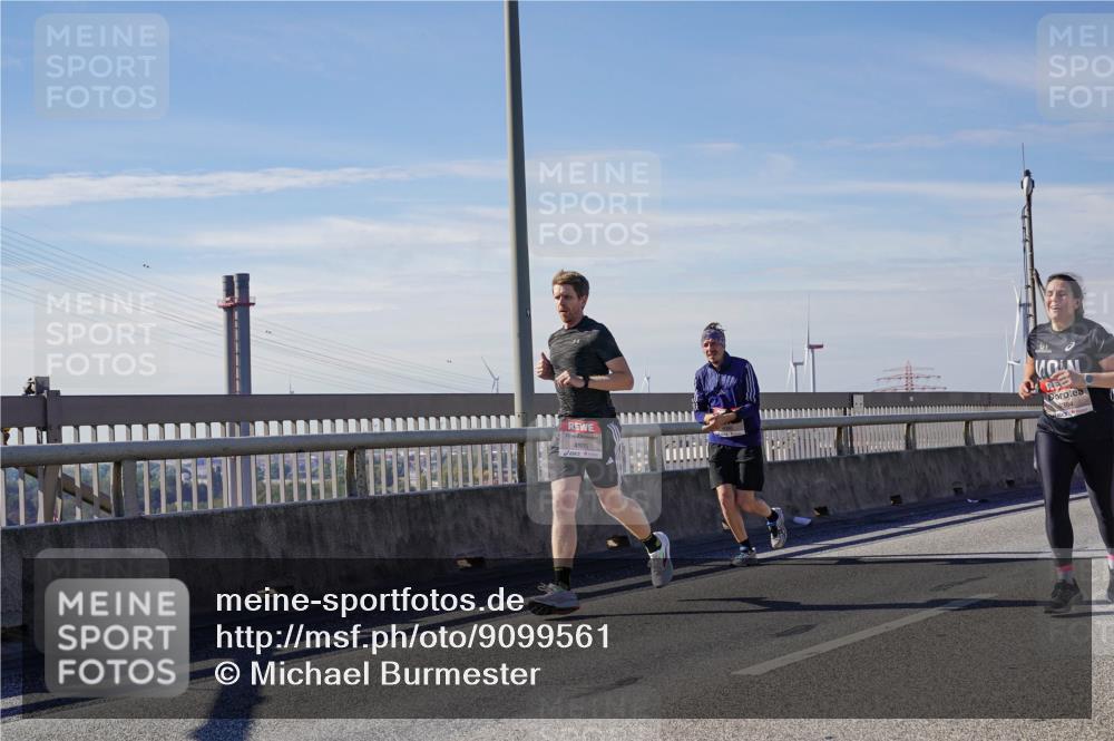 03.10.2025 - Köhlbrandbrückenlauf Michael Burmester http://msf.ph/oto/9099561 03.10.2025 12:45:42 Position 2 4364 meine-sportfotos.de