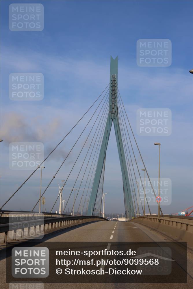 03.10.2025 - Köhlbrandbrückenlauf Strokosch-Dieckow http://msf.ph/oto/9099568 03.10.2025 09:08:09 Position 1  meine-sportfotos.de
