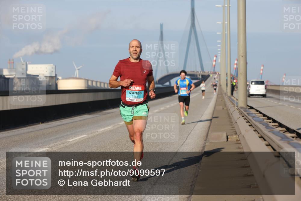 03.10.2025 - Köhlbrandbrückenlauf Lena Gebhardt http://msf.ph/oto/9099597 03.10.2025 09:35:32 Position 2 2968 meine-sportfotos.de