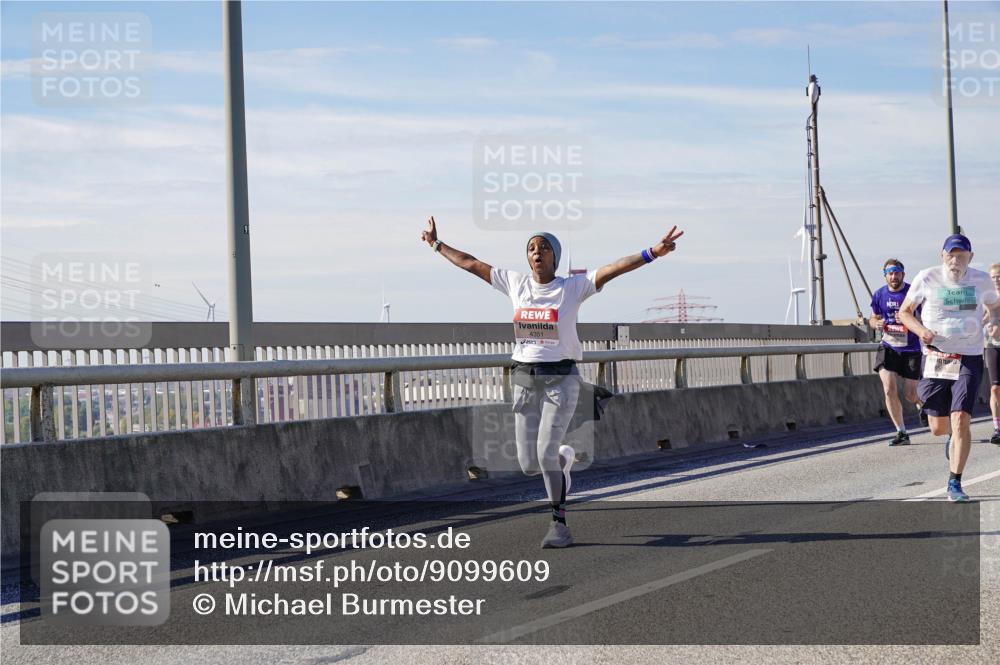 03.10.2025 - Köhlbrandbrückenlauf Michael Burmester http://msf.ph/oto/9099609 03.10.2025 12:45:45 Position 2 4351, 1 meine-sportfotos.de