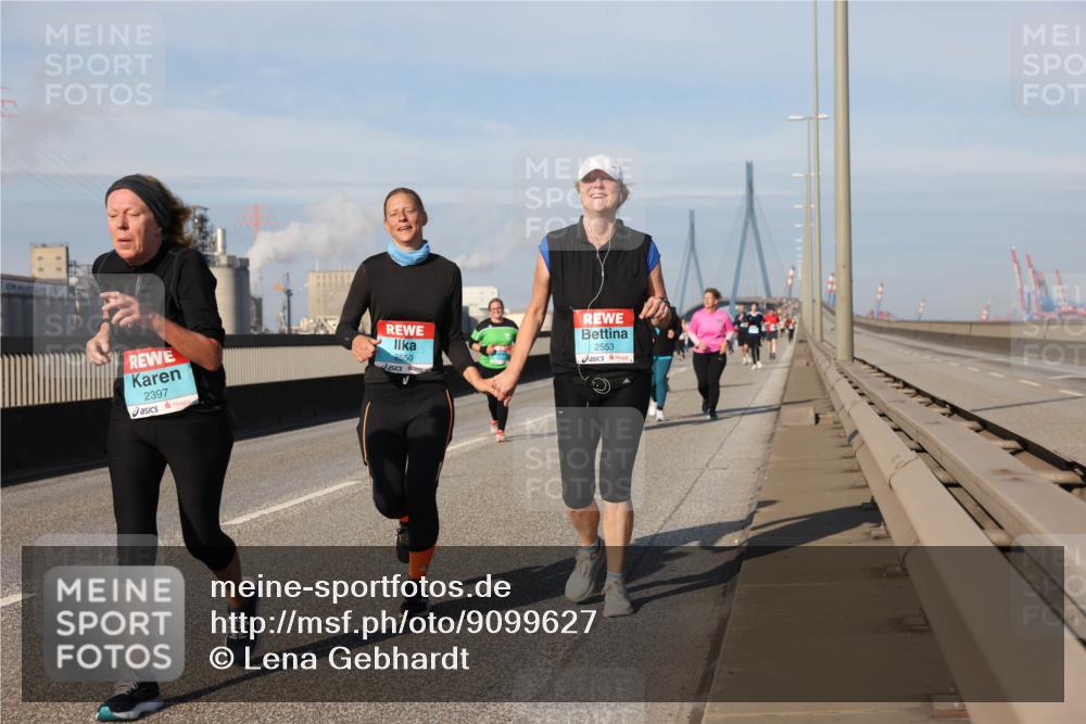 03.10.2025 - Köhlbrandbrückenlauf Lena Gebhardt http://msf.ph/oto/9099627 03.10.2025 10:10:52 Position 2 2397, 2550, 2553 meine-sportfotos.de