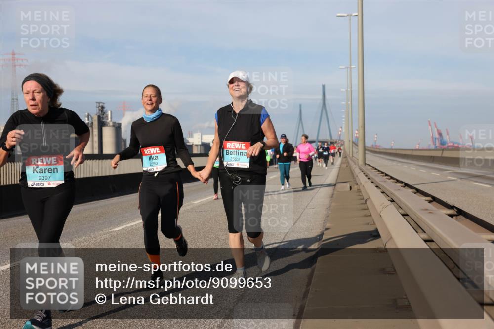 03.10.2025 - Köhlbrandbrückenlauf Lena Gebhardt http://msf.ph/oto/9099653 03.10.2025 10:10:52 Position 2 2397, 2550, 2553 meine-sportfotos.de
