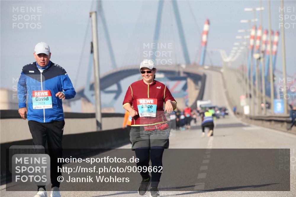 03.10.2025 - Köhlbrandbrückenlauf Jannik Wohlers http://msf.ph/oto/9099662 03.10.2025 10:26:31 Position 3 2623, 2357 meine-sportfotos.de
