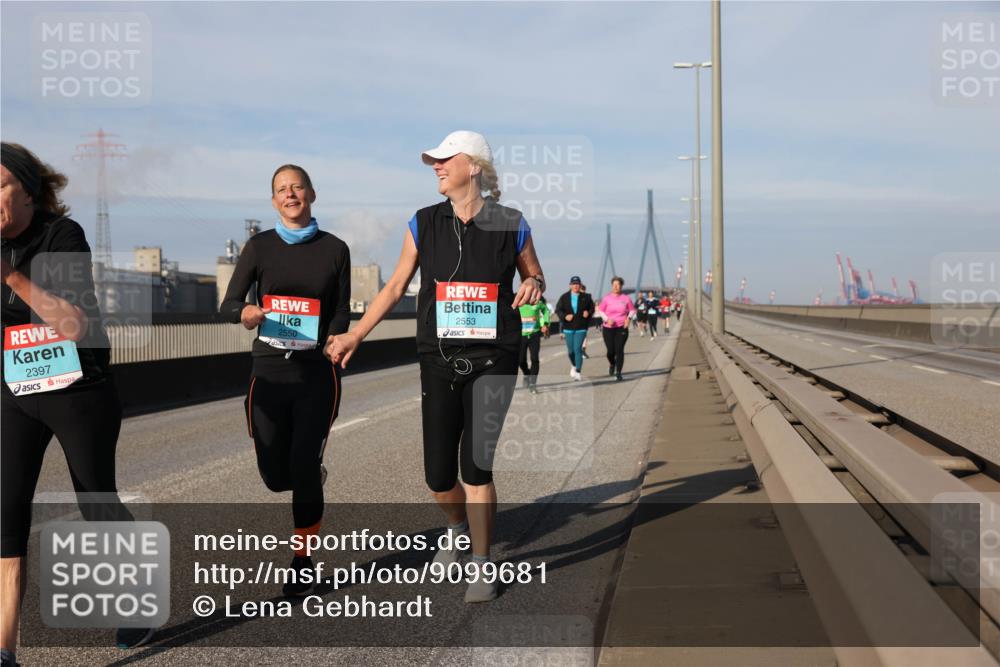 03.10.2025 - Köhlbrandbrückenlauf Lena Gebhardt http://msf.ph/oto/9099681 03.10.2025 10:10:53 Position 2 2397, 2550, 2553 meine-sportfotos.de