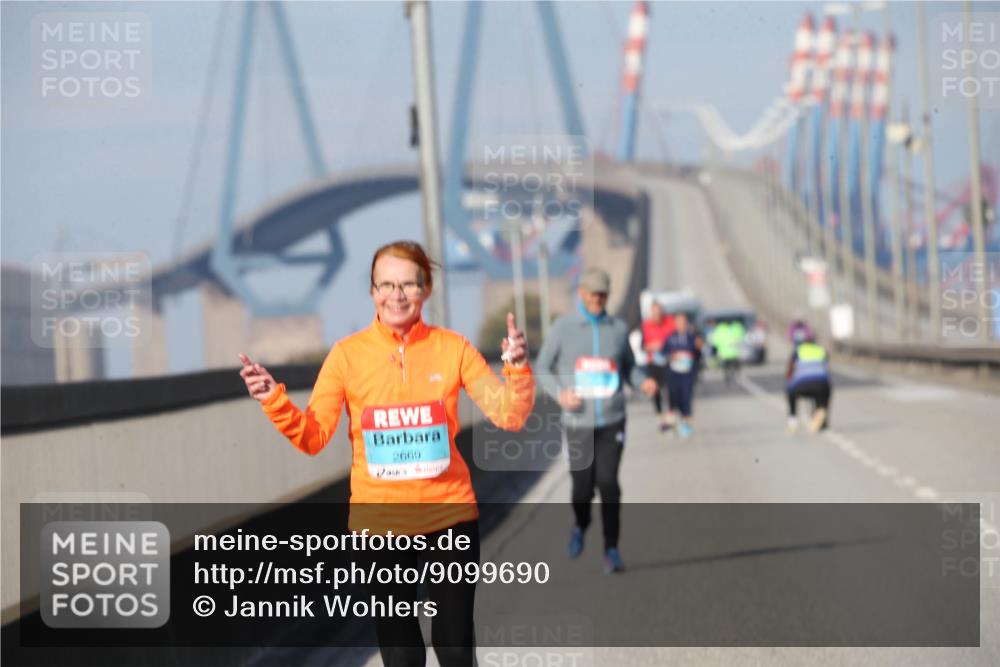 03.10.2025 - Köhlbrandbrückenlauf Jannik Wohlers http://msf.ph/oto/9099690 03.10.2025 10:27:03 Position 3 2669, 7851 meine-sportfotos.de