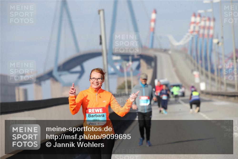 03.10.2025 - Köhlbrandbrückenlauf Jannik Wohlers http://msf.ph/oto/9099695 03.10.2025 10:27:03 Position 3 2669 meine-sportfotos.de